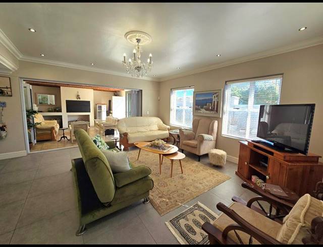 3 BEDROOM HOUSE FOR SALE IN BRITANNIA BAY
